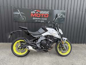 2022 CFMOTO 650NK – White / Fluoro Yellow Wheels LAMS approved