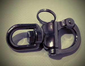 Products: Stainless Steel Pelican Swivel Clip dropscreensdirect