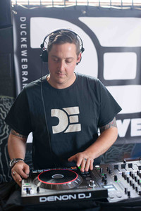 Products: Duck Ewe Classic Tee Duckewe HQ