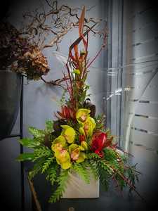 Valentines Day: Modern Arrangement in ceramic container