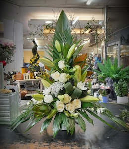 Arrangements: Large front facing Arrangement