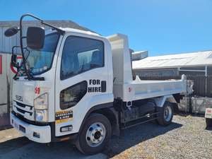 Hire Gear: Izuzu 5 Tonne Tipper Truck
