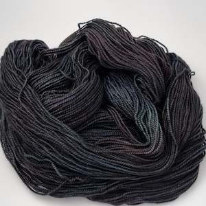 4 Ply Fingering: Merino 4 ply high twist - Haunted forest