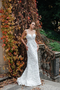 Products: Leonor - Dylin's Bridal