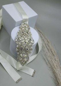 Products: 8002 Dylin's Bridal