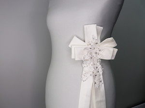 Products: 8016 Dylin's Bridal