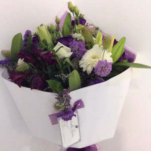 Flowers: Seasonal blooms