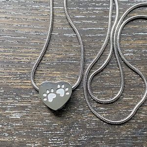 2 Paws in Small Heart Pendant - Earthsynergy webstore