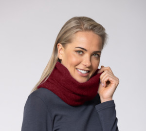 Noble Wilde Possum Merino Moss Stitch Neck Warmer - Sangria