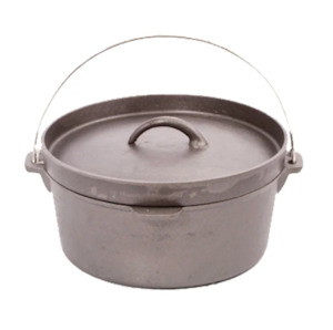 Kitchen Dinning: Hunter and Gather Pre Seasoned 9QT Camp Oven