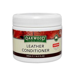 Larsens Showjumping Specials: Oakwood Leather Conditioner