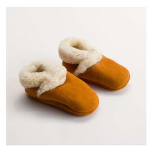 Baby: Woolbabe Lambskin Baby Booties – Rimu | NZ Made Sheepskin Slippers