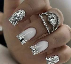 Easy Nails: Easy Glam Diamond Dipped Quick Nails