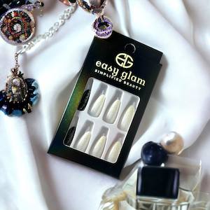 Easy Glam Black Snow Quick Nails