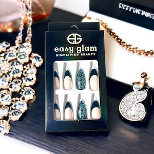 Easy Glam Emerald Wealth Quick Nails