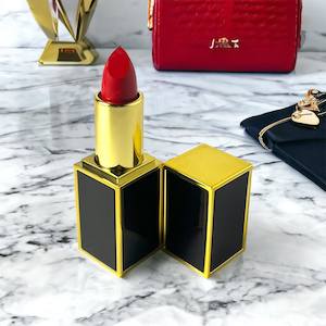 Easy Lipsticks: Easy Glam Scarlet Lipstick