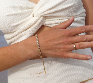 Products: Margot Ring EAU VIVE