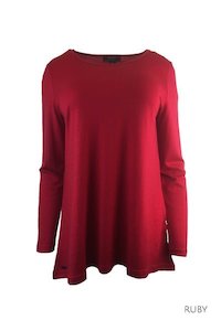 WOMEN'S 100% MERINO WOOL (210) A-LINE SCOOP LONG SLEEVE TOP RUBY