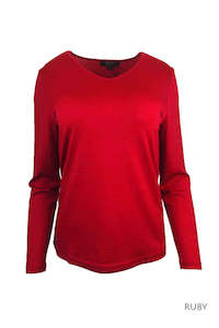 WOMENS 100% MERINO (210) LONG SLEEVE V NECK TOP RUBY