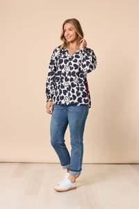 Tops: LUNA HEART TOP NAVY IVORY