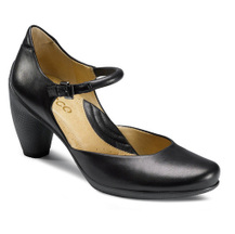 Shoes: Sculptured 65