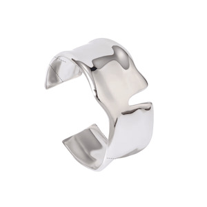 Gifts: Mē the Label Molten V Bracelet Silver