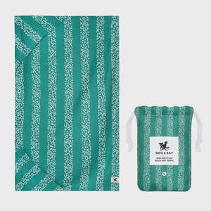 Dock Bay: Dock & Bay Dog Towel L - Woofs Go Wild