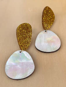 Hagen + Co Earrings Get Lucky Natural Shell/Gold Glitter