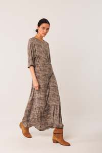 Indi & Cold SK180 Netting Print Dress Carbon