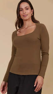 Isle of Mine Naria Scoop Neck Top Toffee