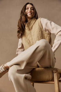 Eb & Ive Sansi Quilted Crop Vest Dune