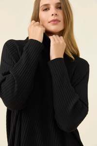 Isle of Mine Juno Relaxed Roll Neck Jumper ONE SIZE - Onyx