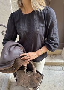 Indi & Cold KI222 Embroidered Cotton Blouse Negro