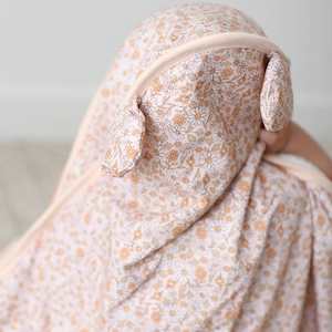 New: Bamboo Hooded Towel & Wash Cloth: Daisy Fields