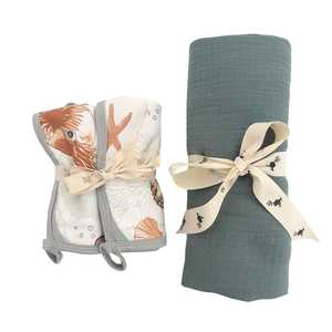 Gift Box : Nautilus Wash Cloths 2 Pk & Pine Muslin Wrap