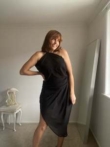 Latest Collection: KNUEFERMANN dress (8-10)