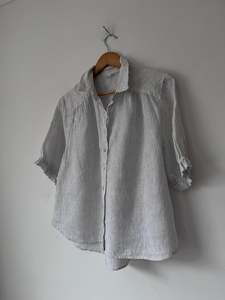 Women Men: MAX blouse RRP$130 (12-14)