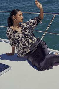 Women Men: AMONG THE BRAVE top RR$149 (10-12)