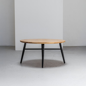 Hendrix Coffee Table / Round