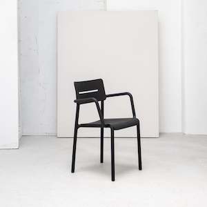 Outo Chair + With Arms - Black