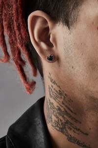 Love Claw Earrings Onyx Gold Plated