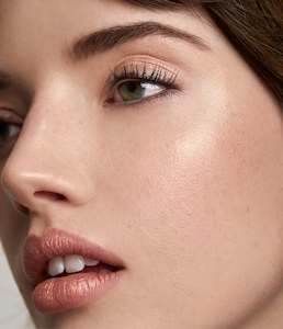 Make Up: Radiance Balm