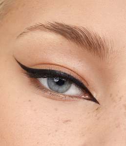 Make Up: Gel Liner/Onyx