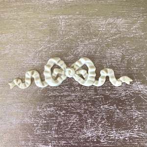 Bows: B14 - Single Bow with Long Ribbon