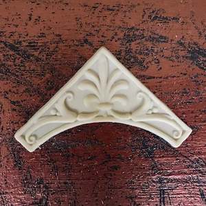 Corners: C7 - Fleur de Lis Corner