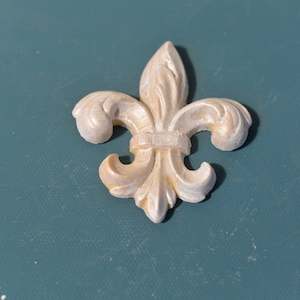 Rosettes: FDL 3 - Fleur-de-lis