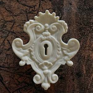 Key Holes: E5 - Large Victorian Escutcheon