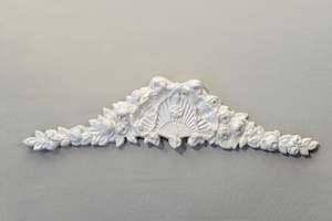 Pediments: P18 - Large Shell Floral Pediment