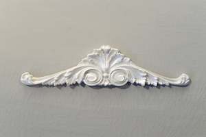 Pediments: P7 - Shell and Scroll Pediment