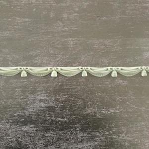 Trims: T55 - Small Bow Swag